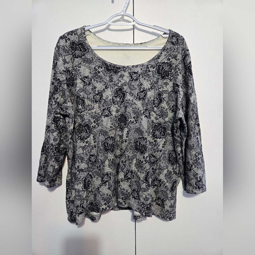 White Stag Women's Black and‎ Gray Floral 3/4 Sleeve Top- Size 2X